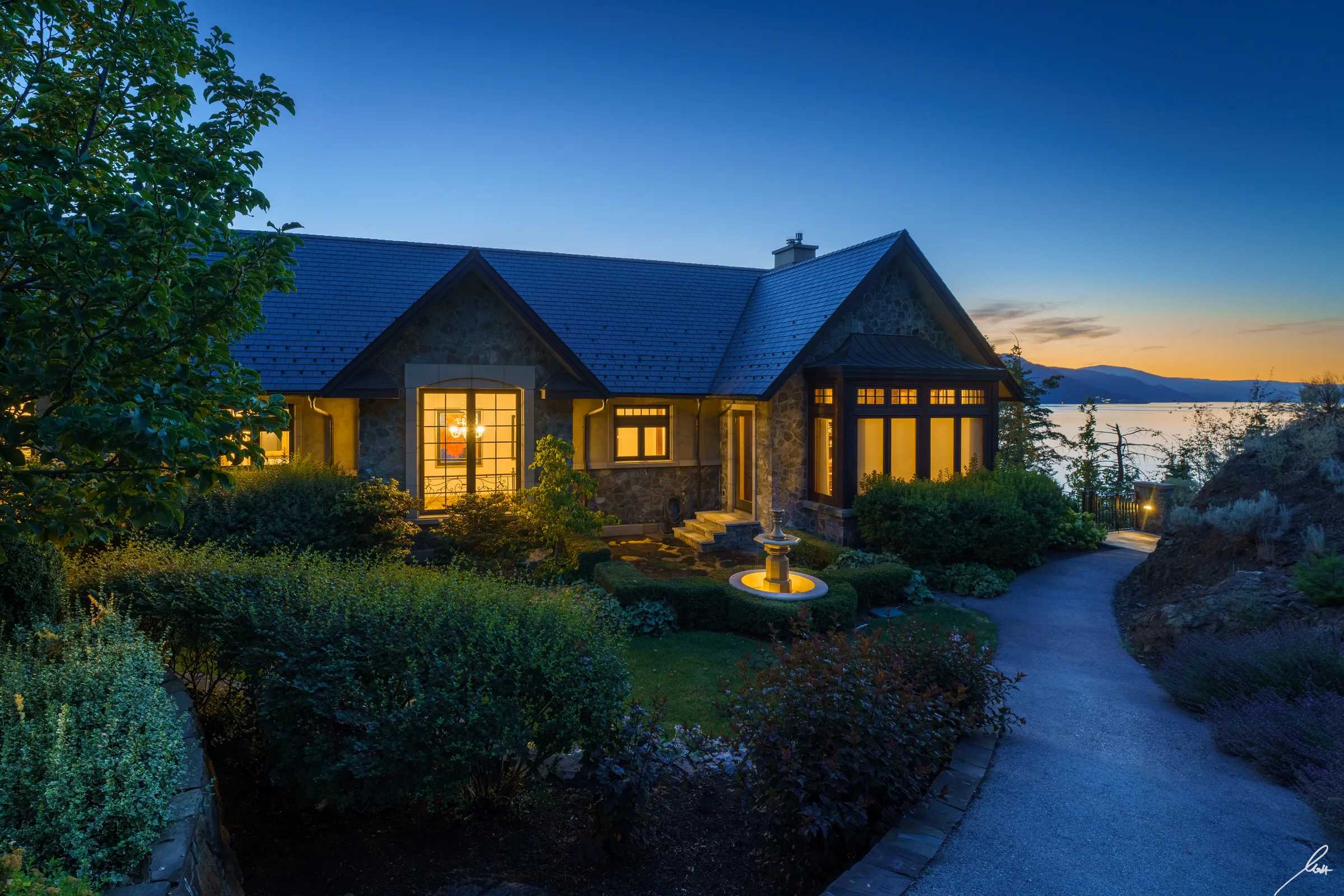 Fleur d'Azur suite at Château Okanagan